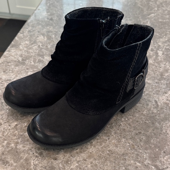 Earth Orgins Black Ankle Boots - Picture 7 of 7